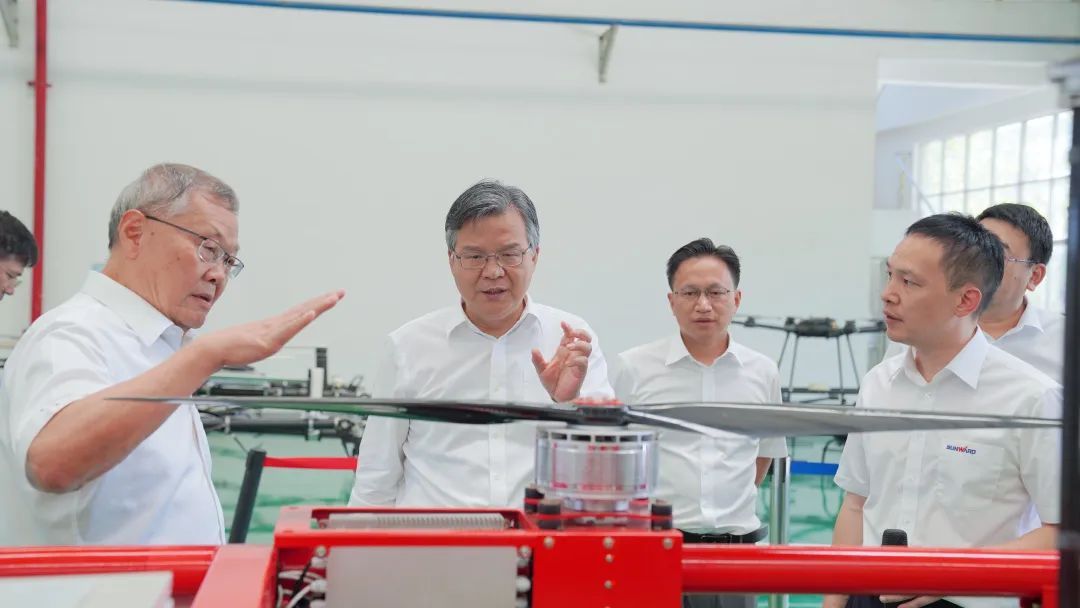 湖南省委常委、常务副省长李殿勋一行考察调研LETOU乐投科技