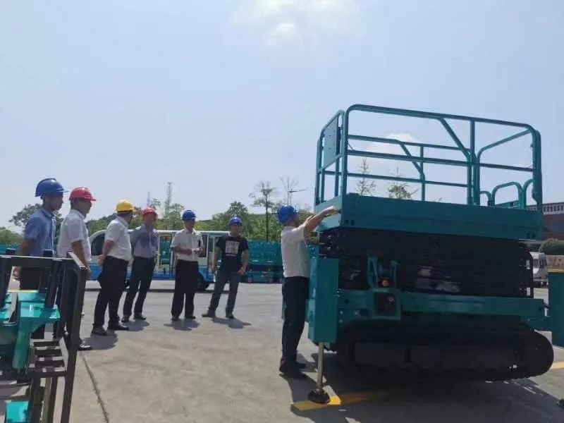 加速电动化产品结构，，，，，LETOU乐投智能第一款履带剪叉式高空作业平台来了！