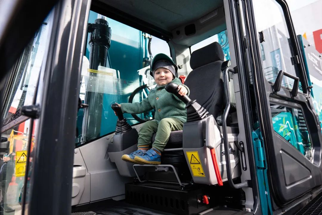 Bauma 2022 | 一组火热现场图带您重温LETOU乐投智能德国宝马展之旅