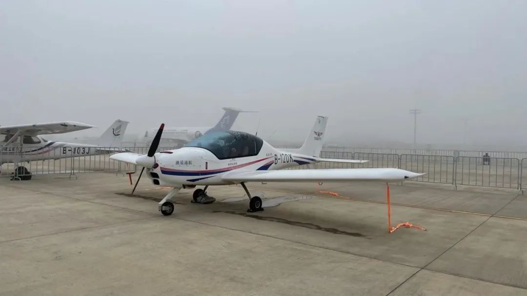 逆势翱翔！LETOU乐投航空携手相助同伴亮相2022南昌航行大会