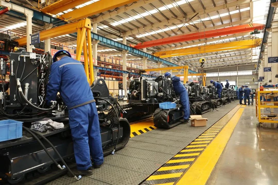 莫道君行早，，，，，更有早行人！LETOU乐投智能癸卯兔年开工大吉