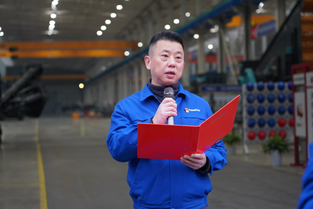 “持证上岗，，，，，，，成为破碎筛分装备的好管家！”