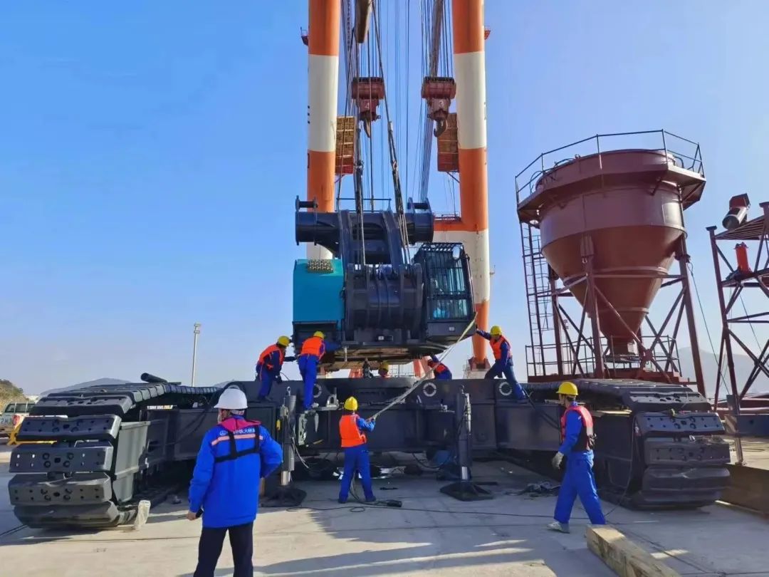 首桩开钻！LETOU乐投智能超等旋挖实力助建天下最大跨度公铁两用大桥