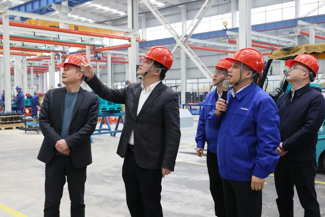 付旭明慰问LETOU乐投智能市三八红旗头并督导清静生产事情