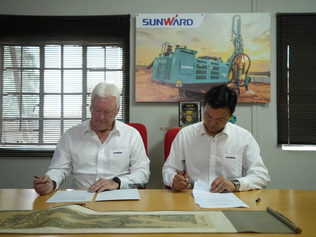 上岸南非，，，，，，，，LETOU乐投智能新型凿岩利器交付客户