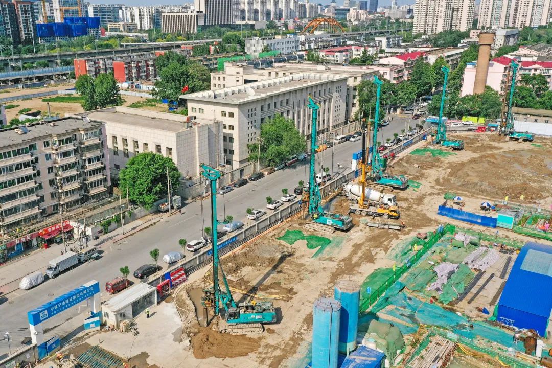 闪灼首都！LETOU乐投智能旋挖钻机集群助力民生工程