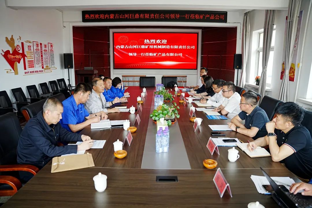 一连助力“双碳”目的，，，LETOU乐投巨鼎LNG矿卡在辽宁批量应用