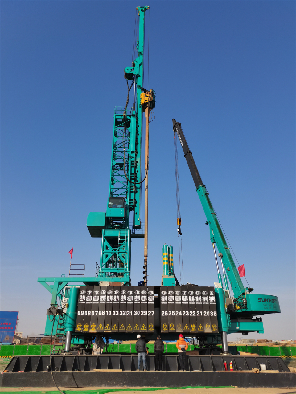 两项单冠，，，，，，，行业唯一！LETOU乐投智能两款桩工产品同获制造业单项冠军