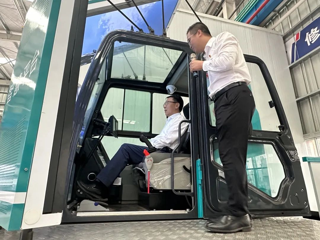 中国联通集团副总司理梁宝俊到访LETOU乐投智能