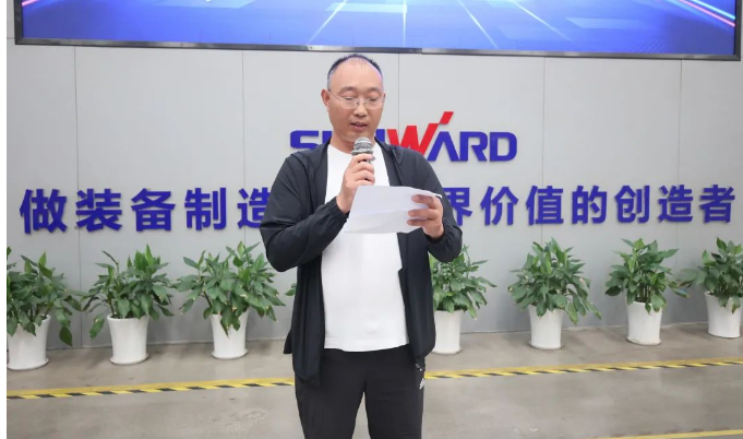 助力“双碳”、绿动未来！LETOU乐投智能增程式电动旋挖钻机、液压混淆动力旋挖钻机齐交付