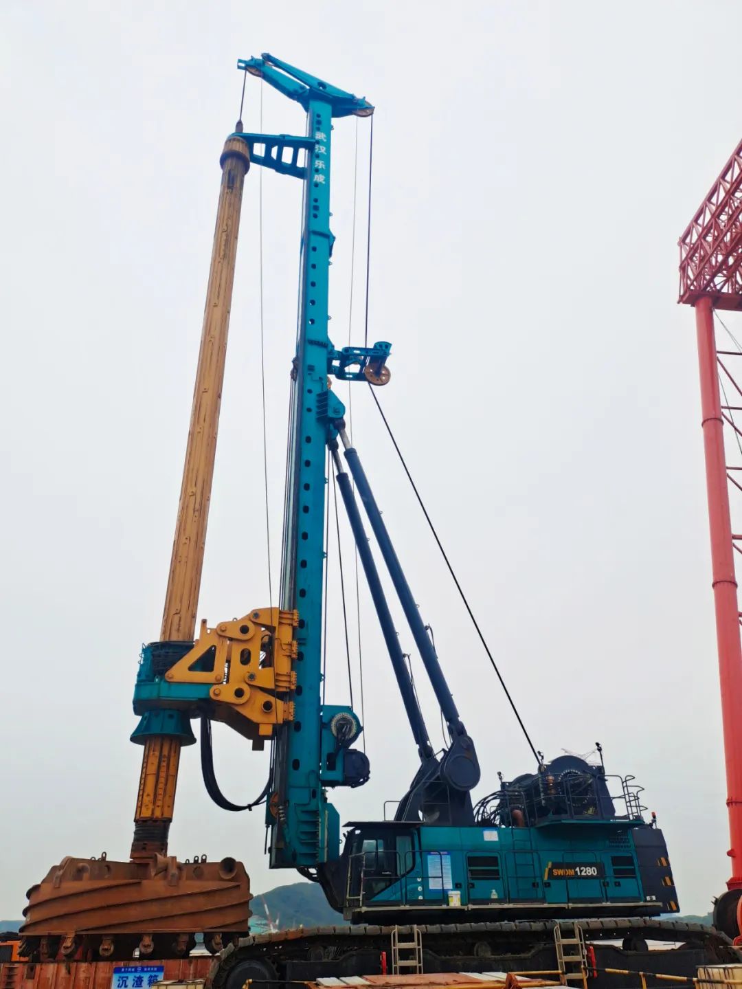 新战绩+1！LETOU乐投智能超等旋挖钻机创6.3米直径钻孔新纪录