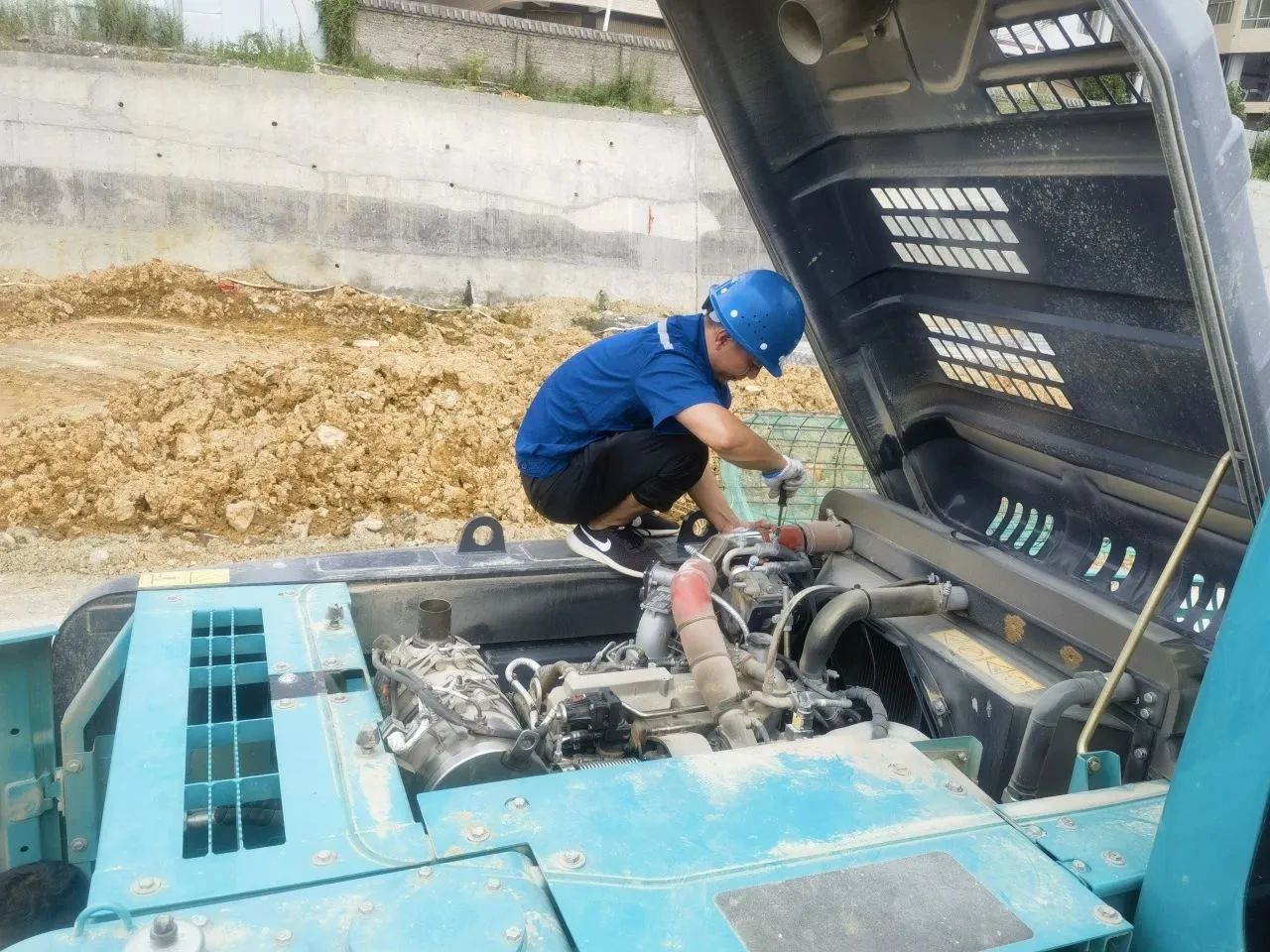 步履一直，，，，，，效劳不止！LETOU乐投智能挖掘机效劳万里行火热举行中