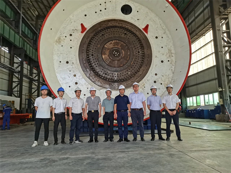 首战华东市。。。。≈刑鶯ETOU乐投杭德市域铁路工程地莫区间左线盾构机顺遂始发