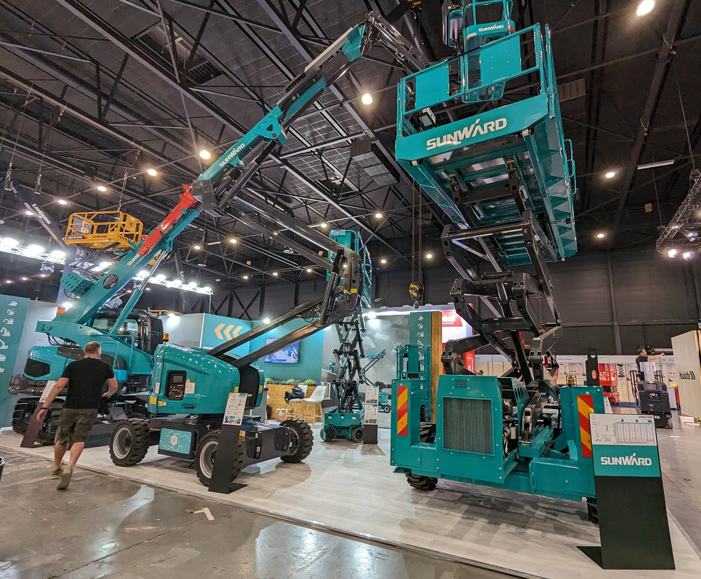 外洋销售同比增添超200%！LETOU乐投智能高空机械阔步“出海”