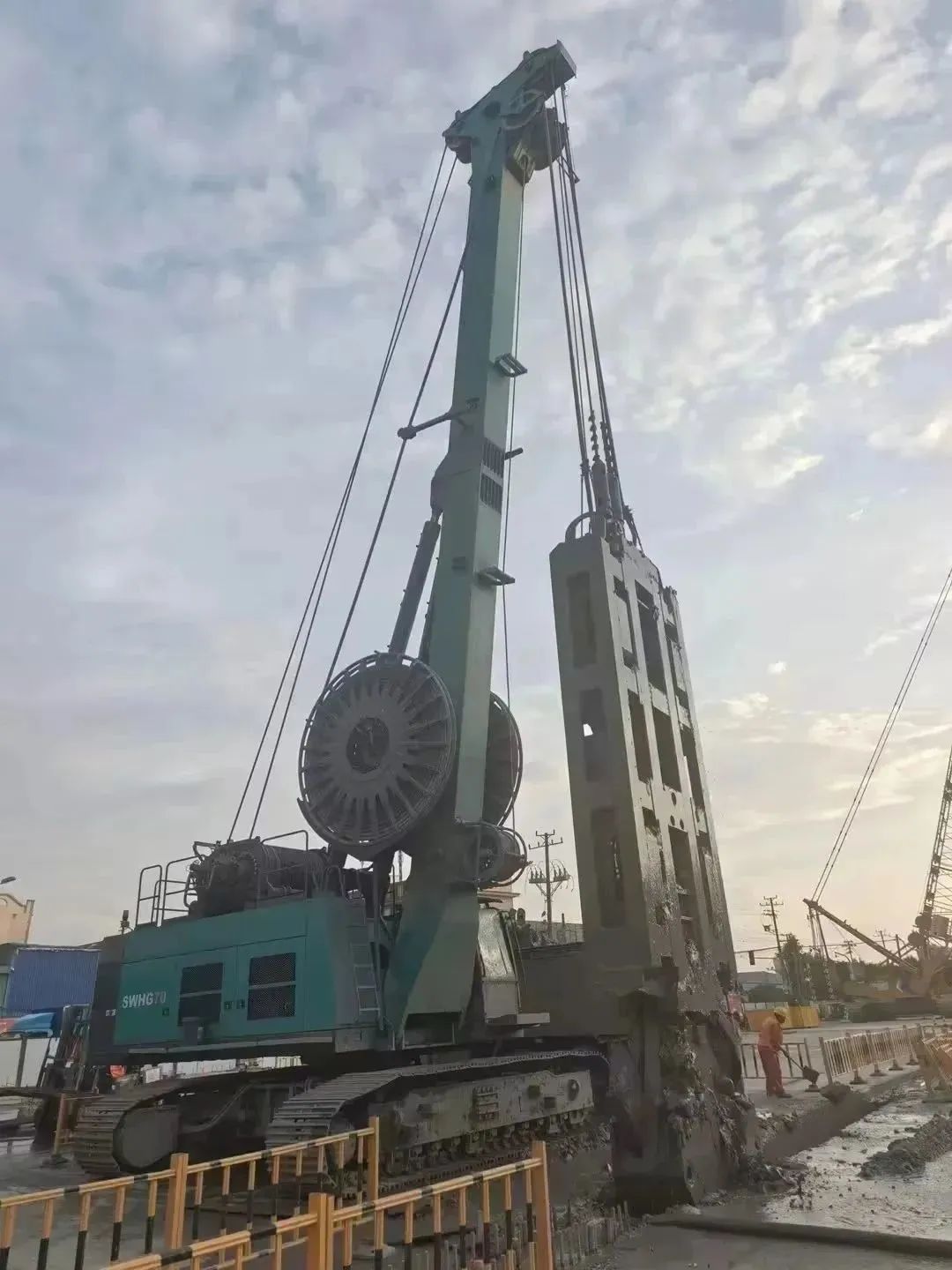 助力海内国际重大工程！LETOU乐投智能液压抓斗实力“出圈”