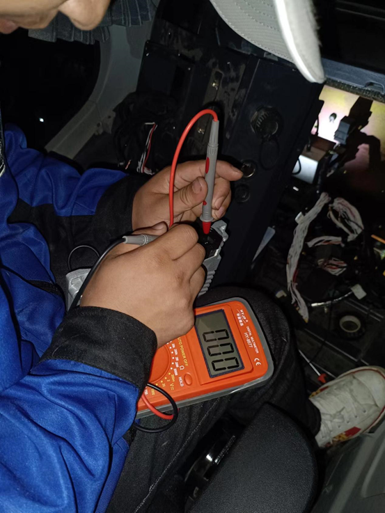 一线“热”闻 | 专业售后，，，，，，，专心折务！LETOU乐投智能挖掘机效劳万里行一直在路上