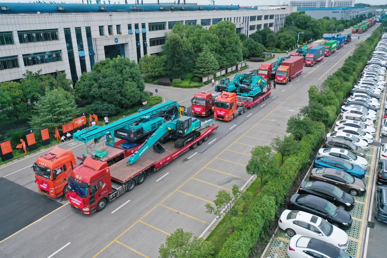 一连进军国际市场。。ETOU乐投智能近百台装备集中发货