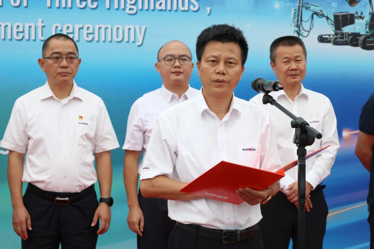 一连进军国际市场。。ETOU乐投智能近百台装备集中发货