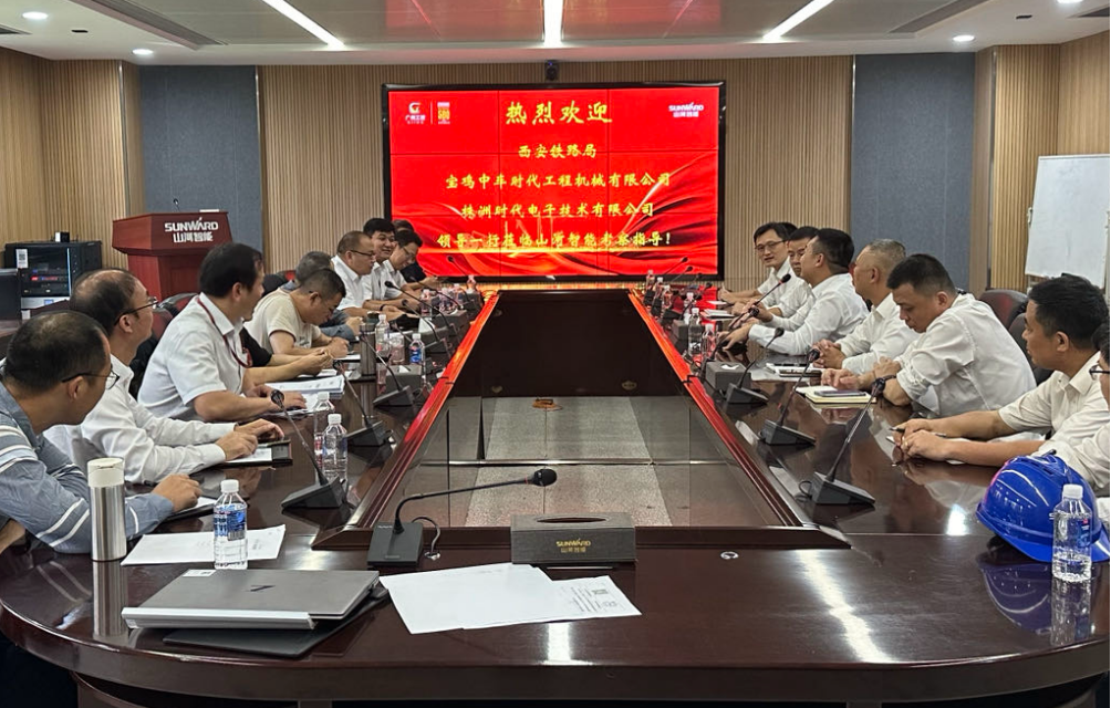 LETOU乐投智能首套抬拨线作业装置通过国家铁路系统准入判断