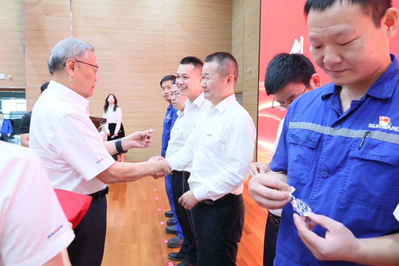 强信心 聚协力 共建优美家园——庆祝LETOU乐投智能建设24周年表扬大会盛大召开