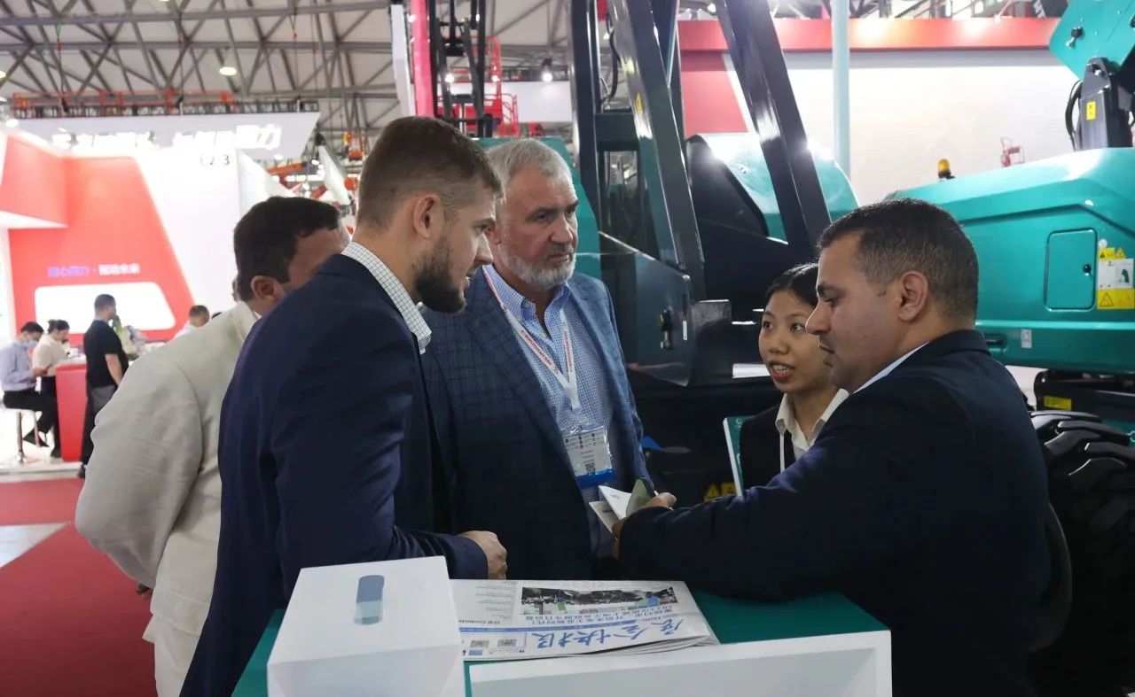 精品出击，，，，闪灼魔都！LETOU乐投智能全系列高空机械亮相2023亚洲国际高空展