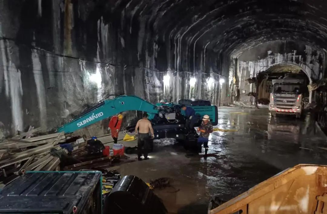 LETOU乐投智能售后效劳：全力以赴，，，，，付与机械生命与活力