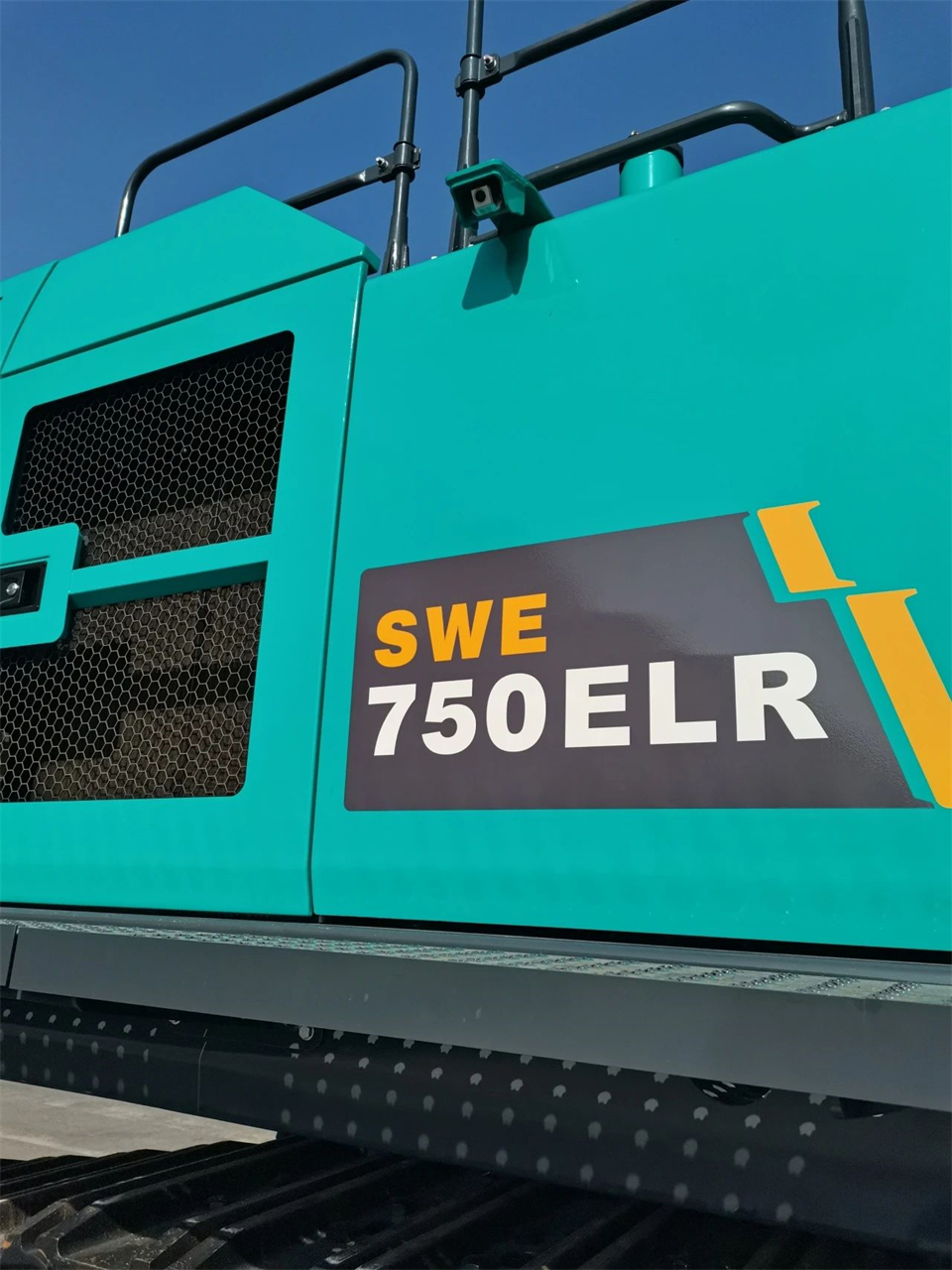 定制开发、功效更强！LETOU乐投智能SWE750ELR加长臂液压挖掘机下线交付