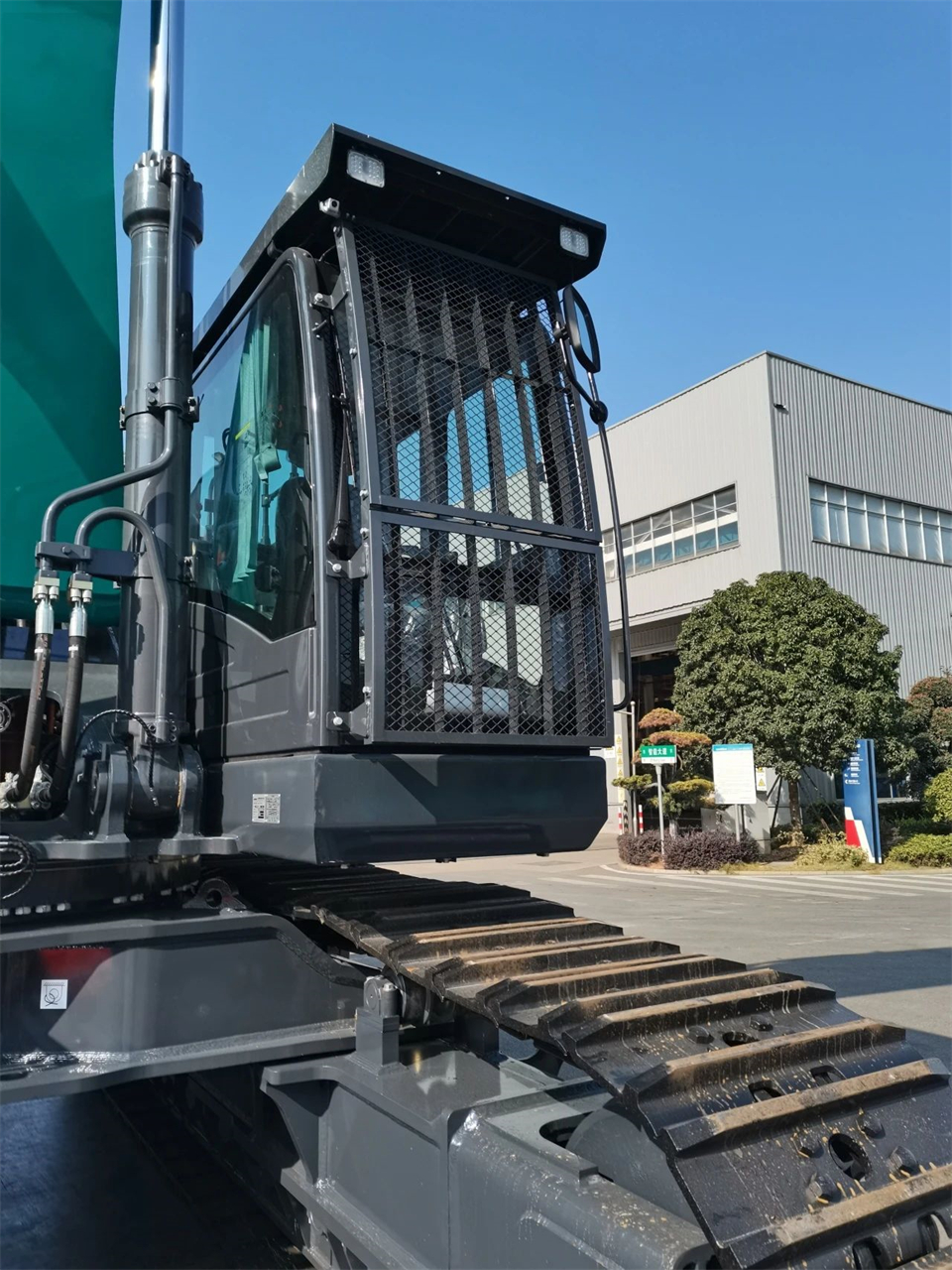 定制开发、功效更强！LETOU乐投智能SWE750ELR加长臂液压挖掘机下线交付