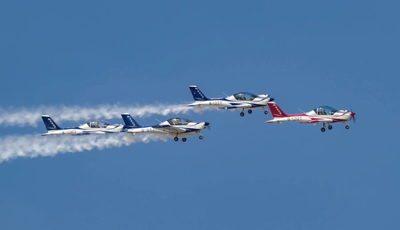 二十载磨砺，，，“阿若拉”飞机累计航行时间突破11万小时！