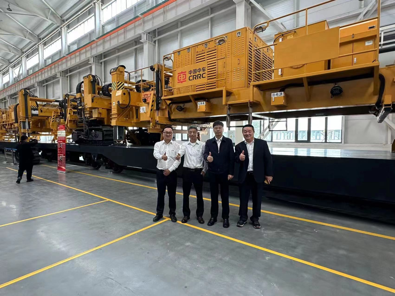 CPH-30J道岔铺换机组全球宣布！LETOU乐投智能与宝鸡中车时代共绘铁路装备新篇章！