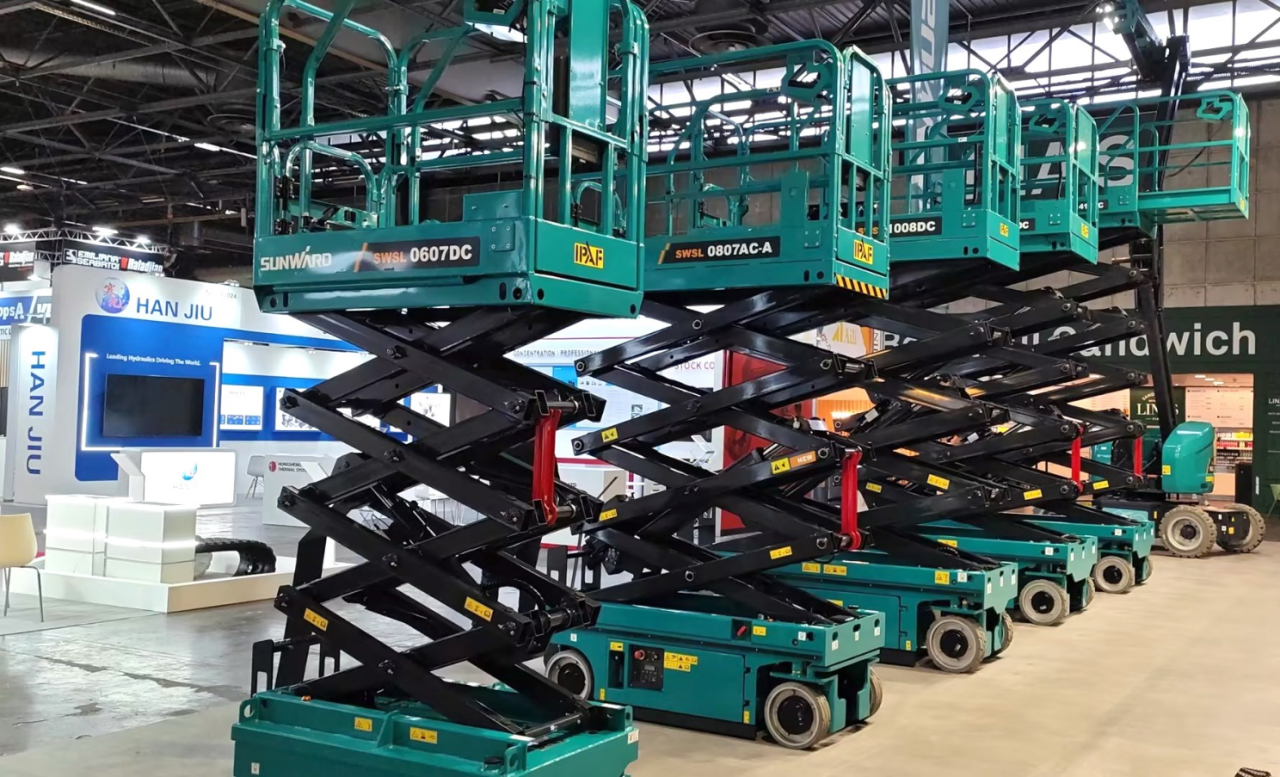 LETOU乐投智能高空机械闪灼2024法国工程机械展