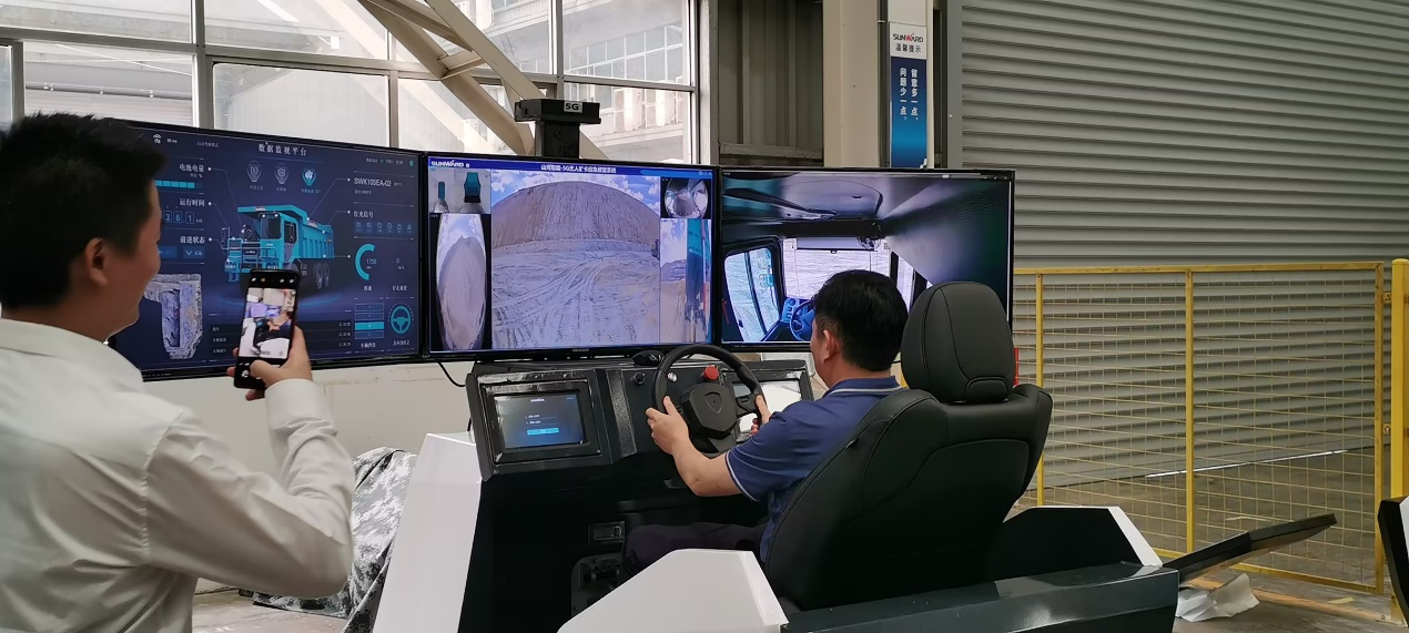 湘潭市工信局带队莅临LETOU乐投智能开展智能制造现场观摩交流活动