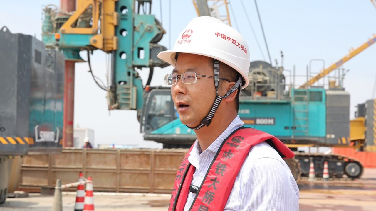 先导式立异，，，再推电动新品！LETOU乐投智能SWDM520EE增程式旋挖钻机推介会乐成举行