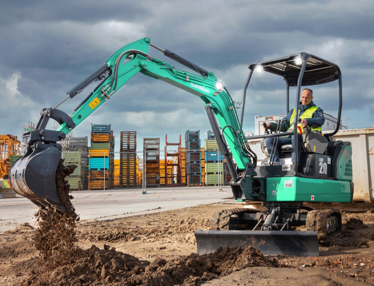 向新而行！LETOU乐投智能电动挖掘机线上推介会乐成举行
