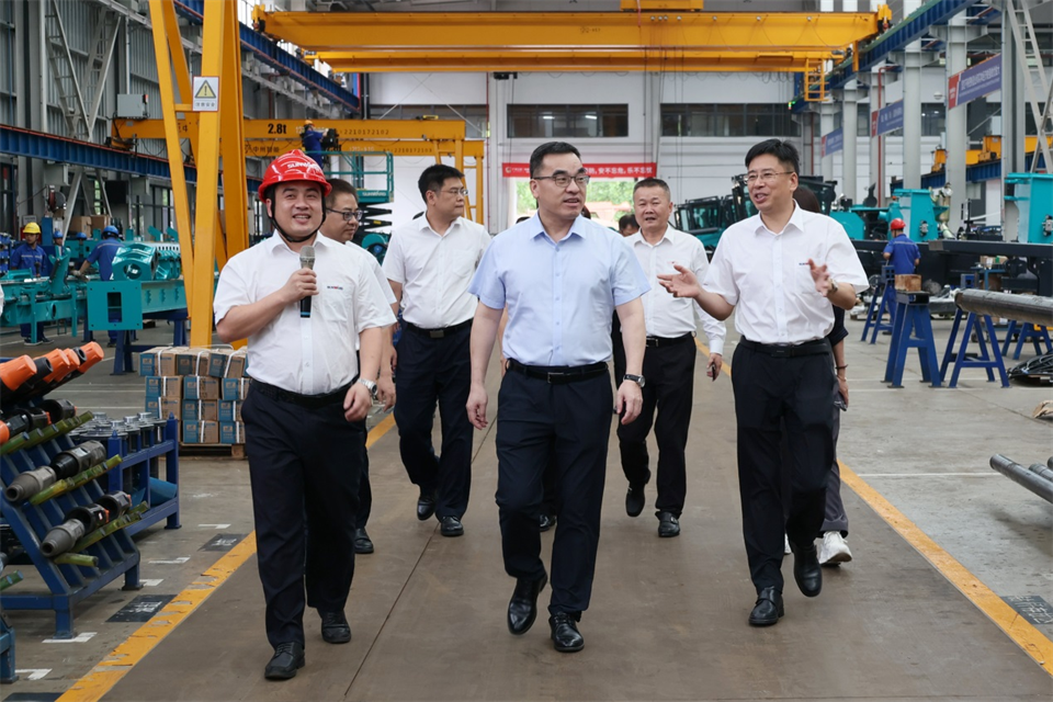 广州工控集团总司理王福铸调研LETOU乐投智能生产谋划事情