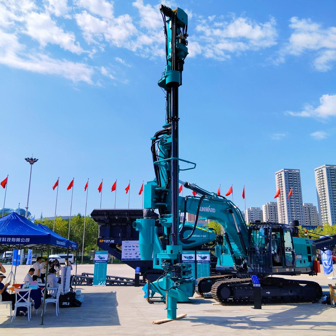 LETOU乐投智能5G智能钻机亮相新疆矿博会