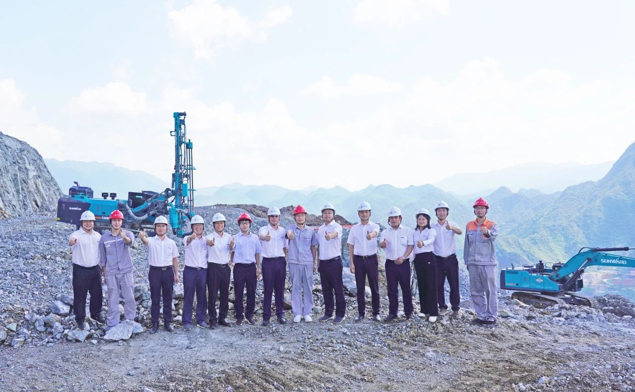 相助共赢，，，，智胜未来！LETOU乐投智能造访湖南柿竹园有色金属有限责任公司