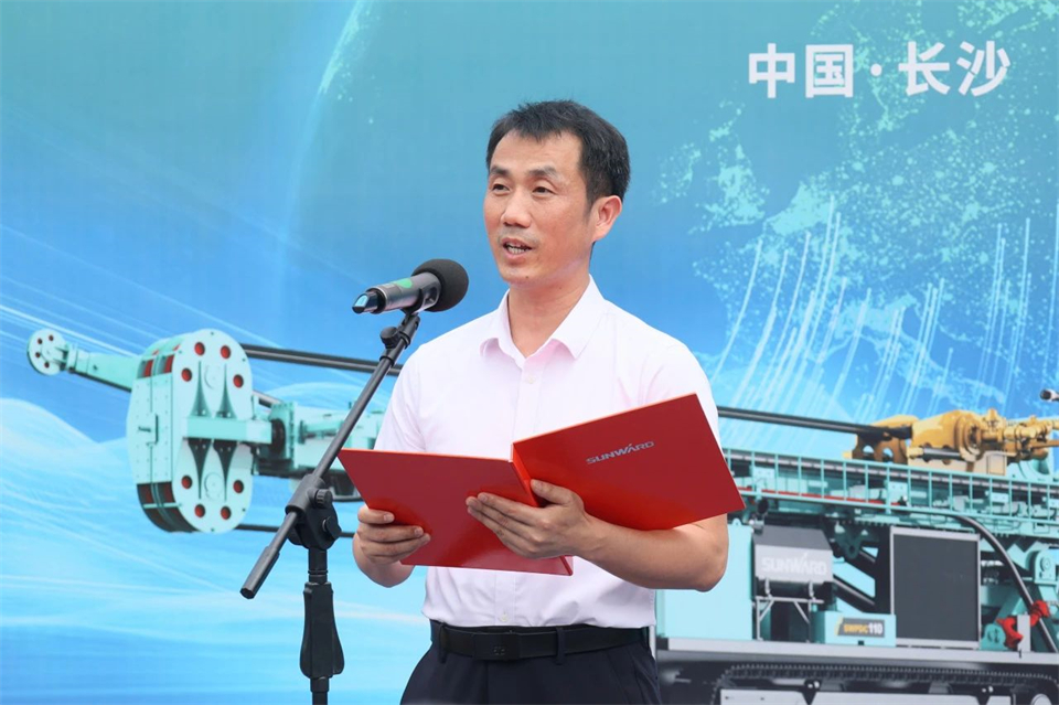 引领绿色科技新篇章！LETOU乐投智能新能源钻机乐成交付