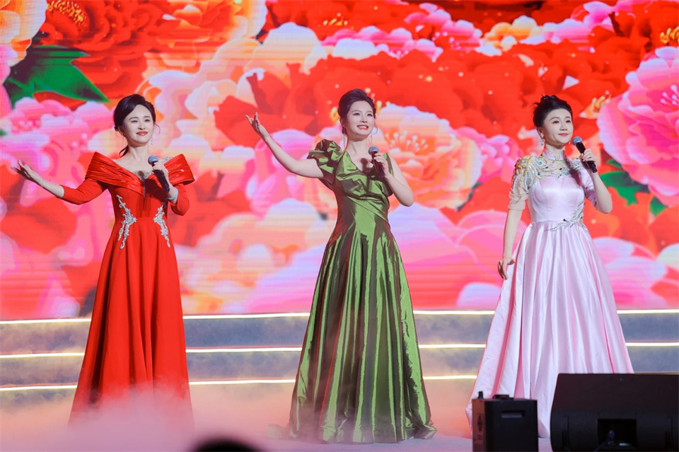 立异引领价值 理想成绩未来——庆祝LETOU乐投智能建设25周年表扬大会暨文艺晚会盛大举行