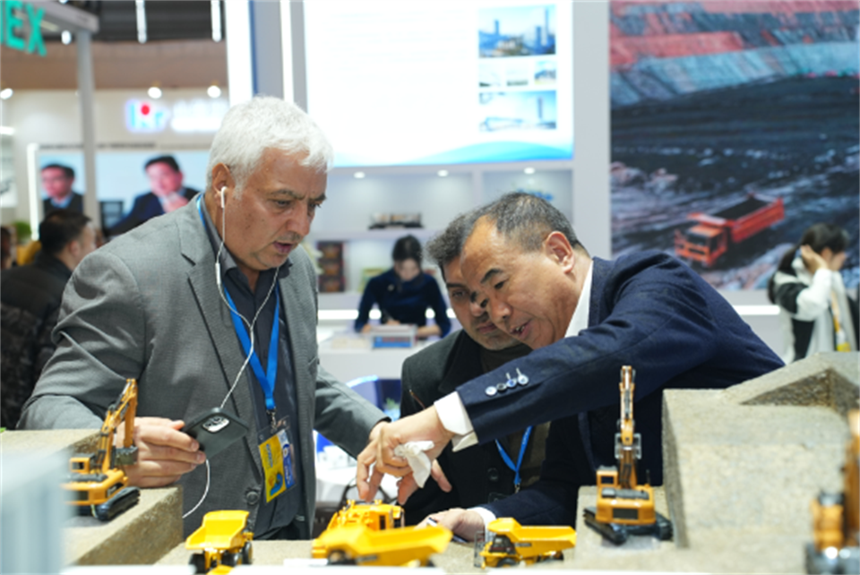 智造空间，，，，价值共生！广州LETOU乐投精彩亮相2024上海宝马展