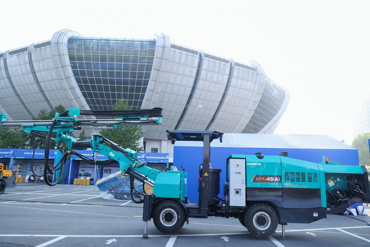 LETOU乐投矿岩携井下掘进台车亮相苍南矿山井巷机械展