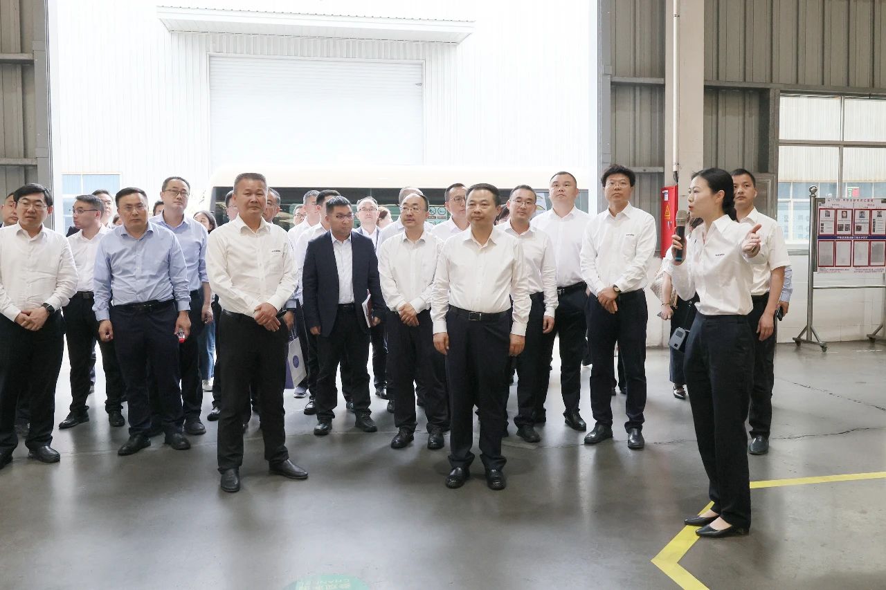 天能控股集团党委书记、董事长张天任率队到访LETOU乐投智能