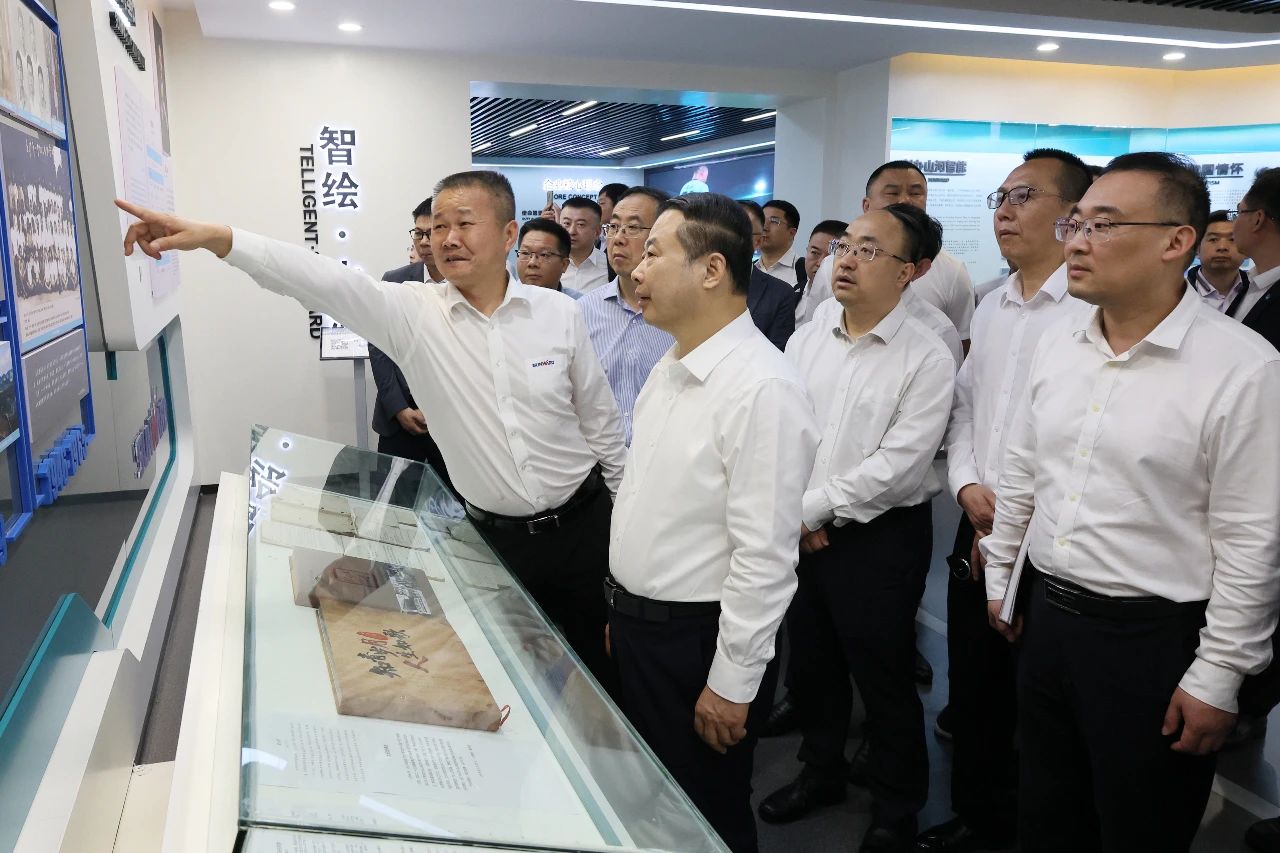 天能控股集团党委书记、董事长张天任率队到访LETOU乐投智能