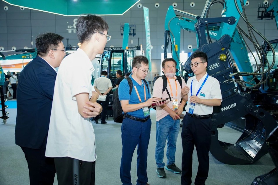 2025 CICEE | 从简单工具迈向多元化解决计划，，，，，，，LETOU乐投智能泛起非凡挖掘机风范