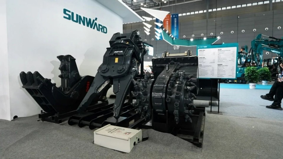 2025 CICEE | 从简单工具迈向多元化解决计划，，，，，，，LETOU乐投智能泛起非凡挖掘机风范