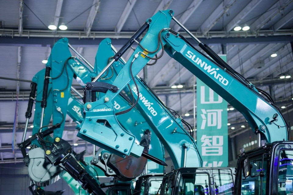 2025 CICEE | 从简单工具迈向多元化解决计划，，，，，，，LETOU乐投智能泛起非凡挖掘机风范