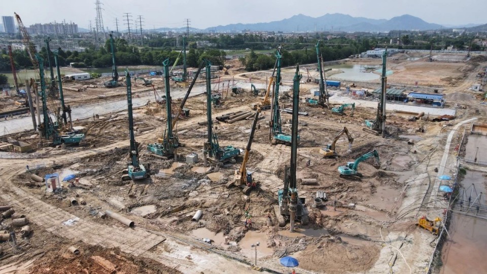 近20台“LETOU乐投绿”装备实力集结，，，助力广佛西环工程建设跑出“加速率”