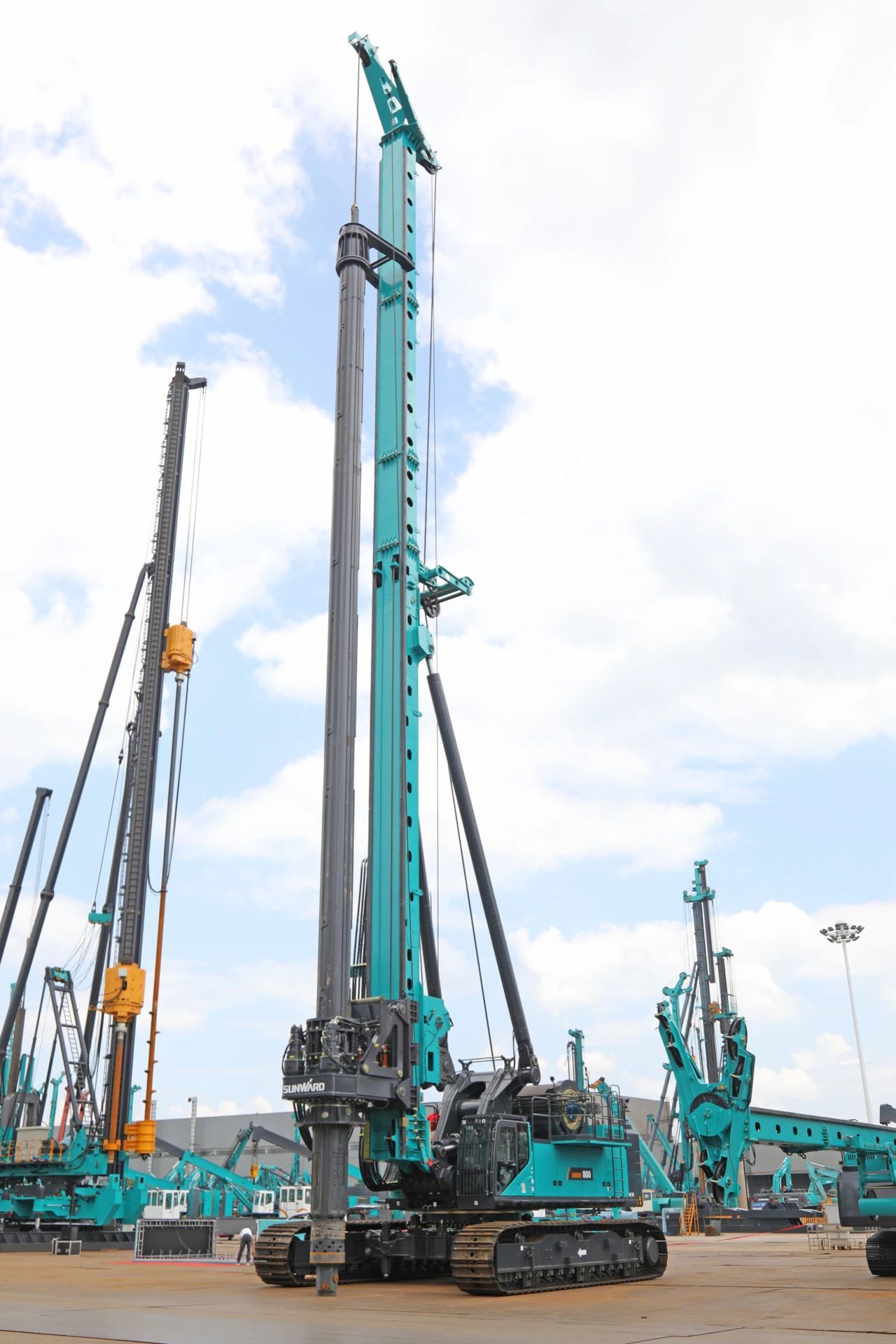 “破纪录王者”再出征！LETOU乐投智能SWDM800旋挖钻机乐成交机