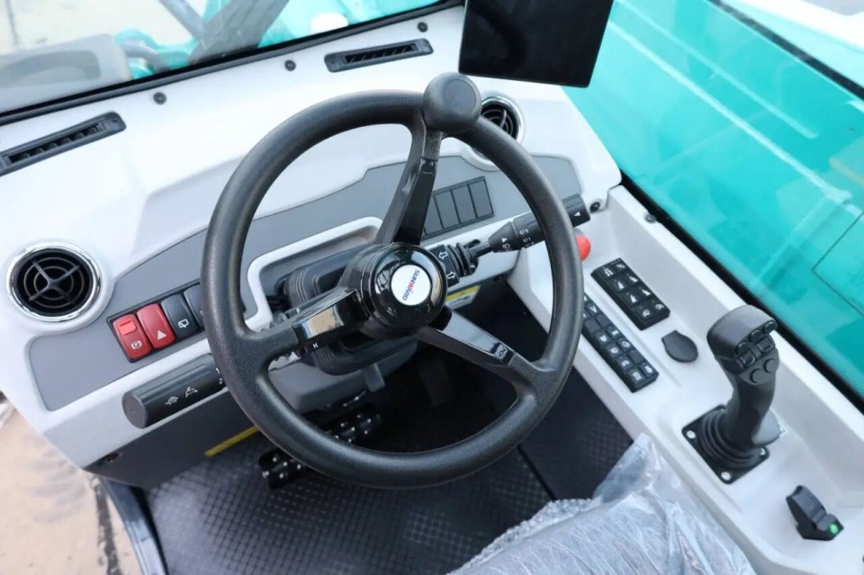 高端机型“双箭齐发”！LETOU乐投智能两款伸缩臂叉装车乐成下线