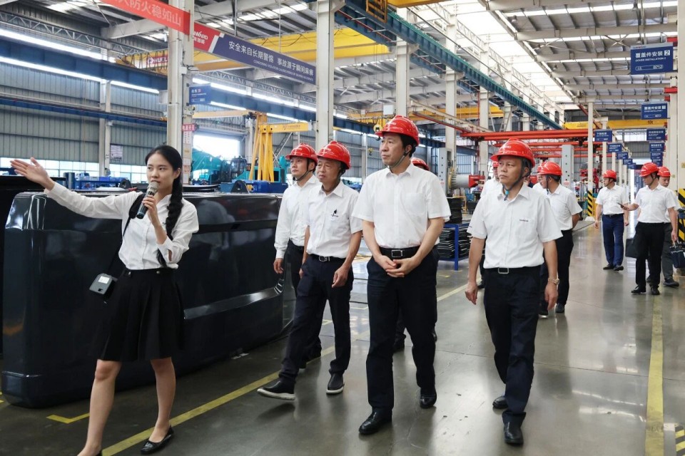 中国煤炭地质总局局长马刚到访LETOU乐投智能，，，，，，，同谋绿色智能矿山装备生长新路径